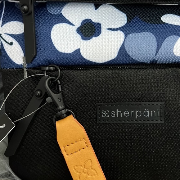 Sherpani Pica mini crossbody bag - NEW - Picture 2 of 12